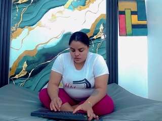 brunnette-hot