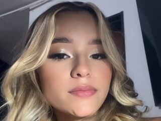 naked girl with webcam masturbating with dildo AaishaCollin