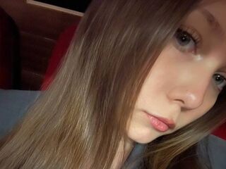 free live chatroom CleliaGuynup