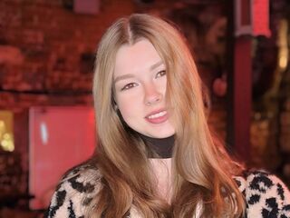 shaved pussy cam DainaThroneberry