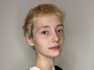 live chatroom JenelleBarette