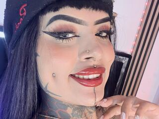 topless cam girl LauriDiamond