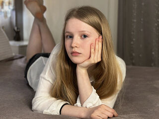 livesex cam girl LilianHoward