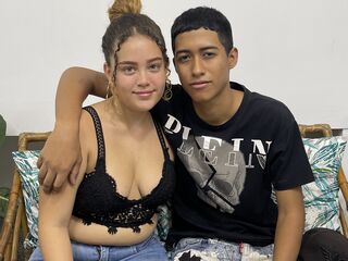 camcouple masturbating with dildo EmiAndLuis