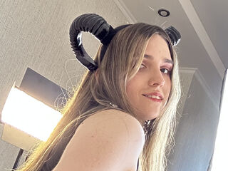 nude webcam AaliceWalter
