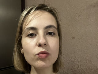 nude gamgirl AdalineShay