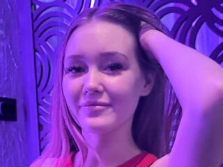 nude webcam girl AddieRunk