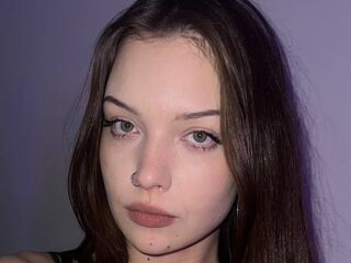 girl topless AmilyUiUi