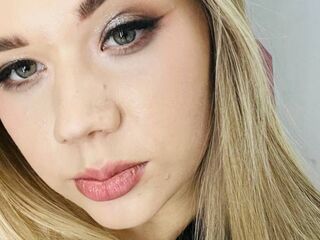 cam slut AminaDigges