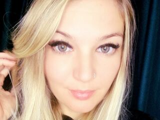 camwhore masturbating with dildo AnaysAnao