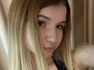 camwhore nude AraPosey