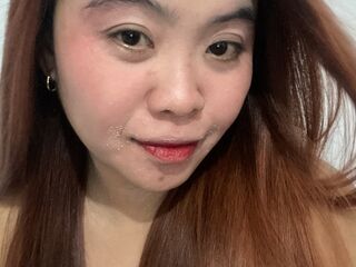 masturbating cam girl ArianneSwan