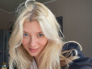 cam girl masturbating with vibrator AshleaVadner