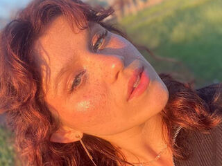 live teaser web cam AstridChing