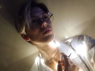 masturbating camgirl AureliaRavens