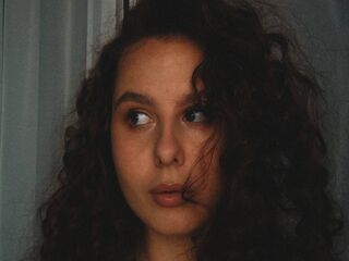 naughty cam girl masturbating BertieSiegers