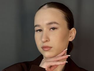 shaved pussy webcam BlanchFlakes