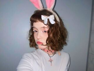 naughty camgirl fingering shaved pussy CamilaIce