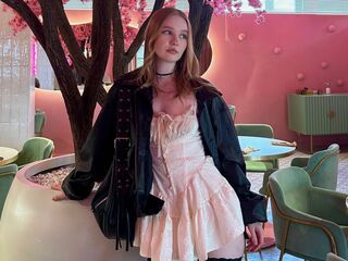 fingering webcamgirl CandiFerretti