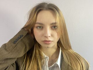 hot naked camgirl ChariseKuhnke