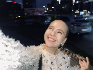 camslut showing tits CristinAuslander