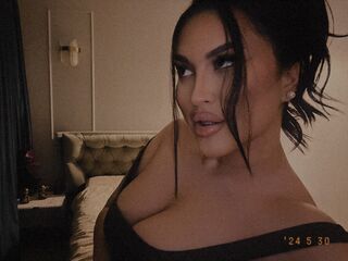 cam bitch DaphneAver