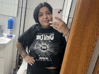 camslut masturbating DeeaFox