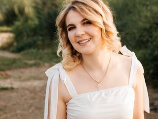 kinky video chat performer DemetriceAkpan