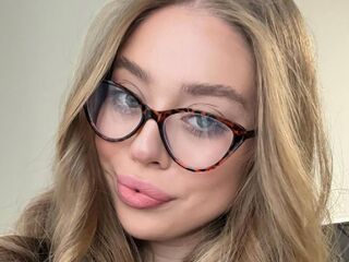 masturbating girl DianeWhitly