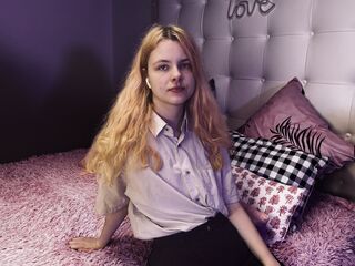 camgirl playing with sex toy EleanorCain