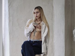 girl fingering pussy EllieXeno