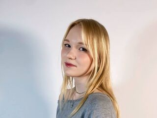 camgirl fingering pussy ElmaKinnunen