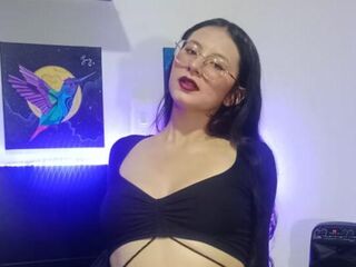 cam girl masturbating with vibrator EmberCullen