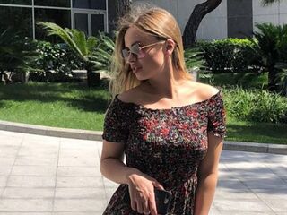 adult web cam chat EmileeBeyale