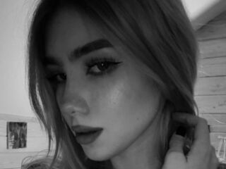 cam girl fingering pussy EmmaBlond