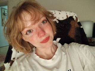 camgirl masturbating with vibrator EmyMay