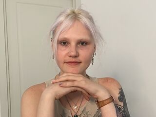 camgirl masturbating with sextoy ErnaKietzer