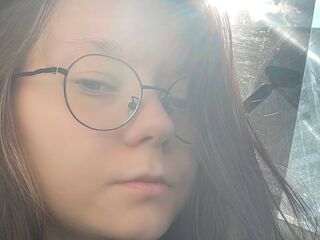 naked girl with webcam fingering pussy EthylShrock