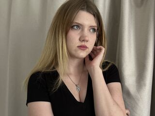 naughty camgirl masturbating with dildo GemmaCiliberto