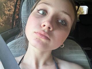 camgirl playing with dildo HelgaHumenik