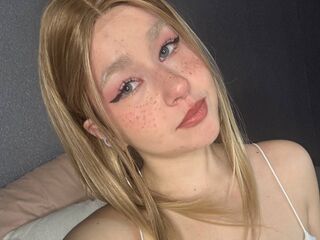 camgirl playing with dildo HoneyLumi
