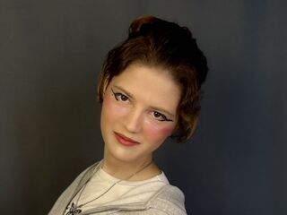 cam girl playing with dildo IrisKemp