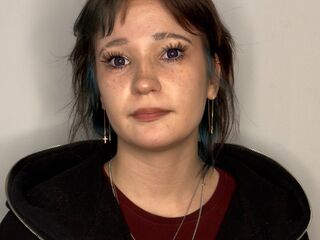 camgirl fingering shaved pussy JanethPontoriero