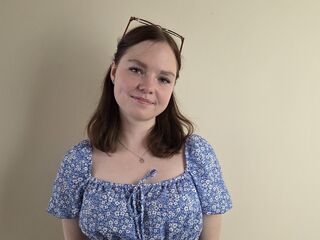 camgirl masturbating with vibrator JeniferLi
