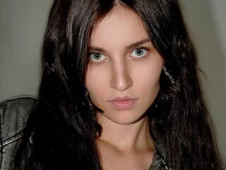 beautiful camgirl JolineDurda