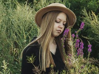 chatroom webcam KarenLowe