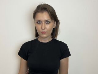 free live chatroom KariErpelding