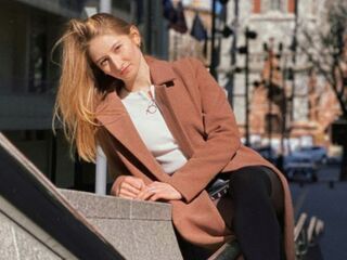 hot cam girl masturbating with sextoy KaterineKoen
