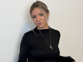 naked webcamgirl photo KeiraTullier