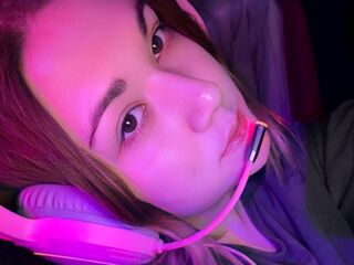naked camgirl fingering pussy KimSoprano